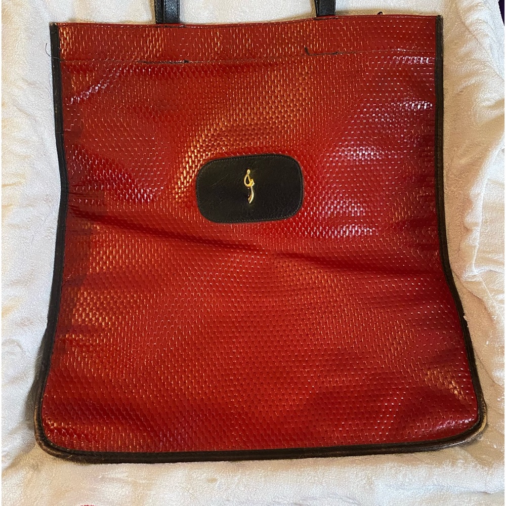Jeunesse Red Italian Leather handbag. Vintage and in beautiful condition.